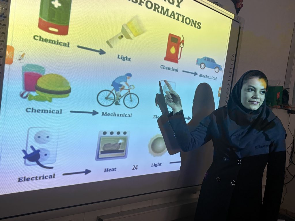 تصویر تدریس زبان به کودکان
